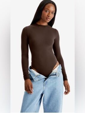 SKIMS Women's Fits Everybody Long Sleeve Crewneck Bodysuit in Cocoa Small